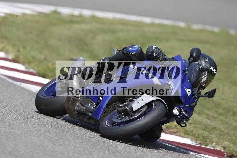 /Archiv-2025/49 26.08.2025 Cornu Master School ADR/blau-bleu/0-5